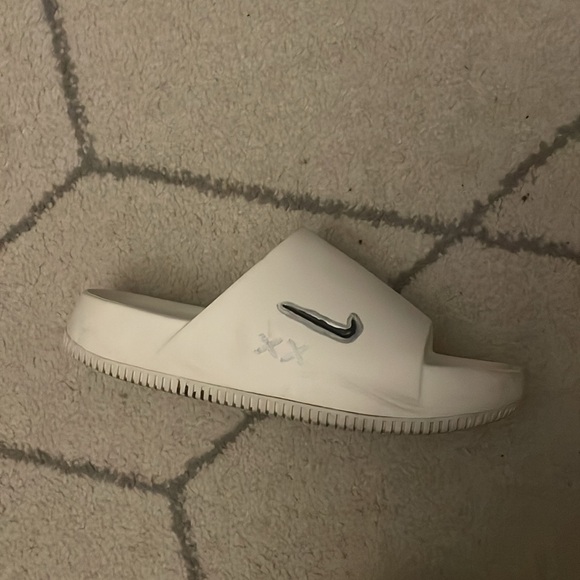 Nike X Kaws custom Nike calm slide - Picture 3 of 4